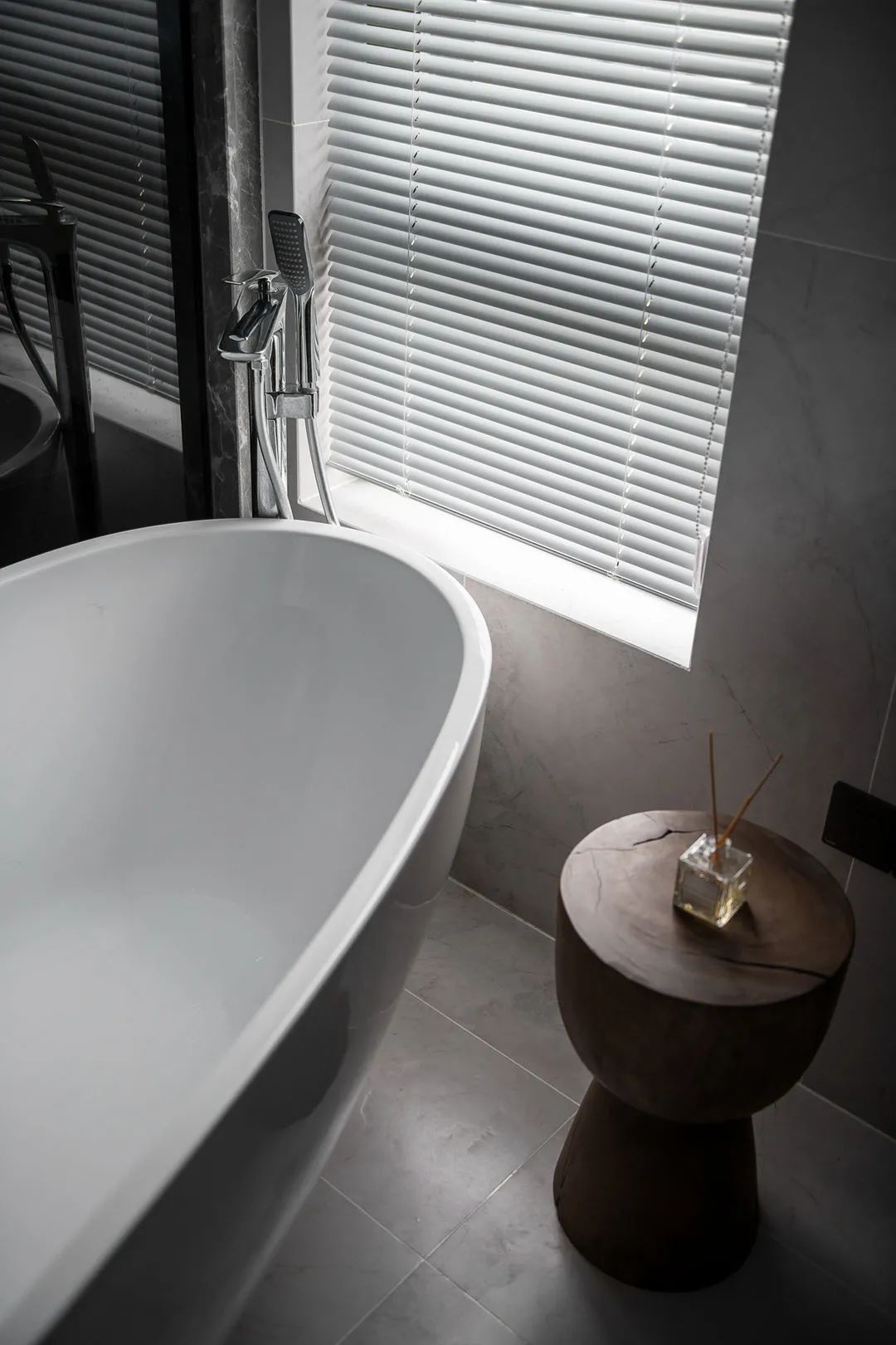 现代温馨与浪漫的居住空间-30