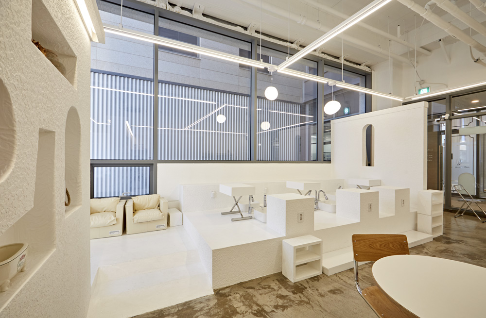 简约白色调的 26 平米小卫生间设计-8