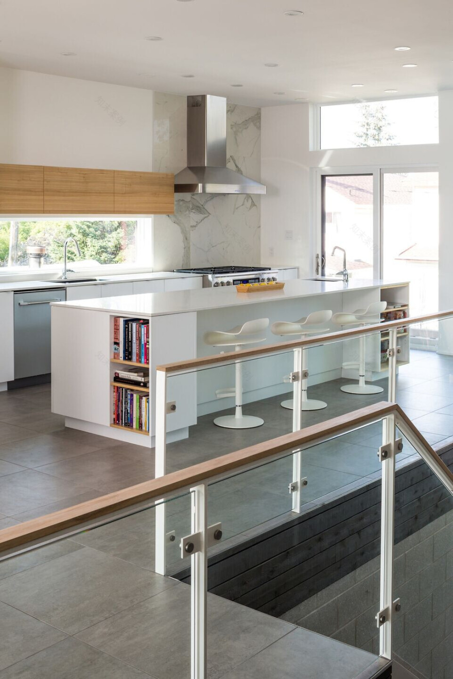 极简风格的大宅设计 | 流畅空间与自然元素的完美融合-28