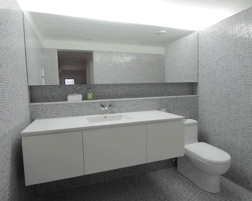 150-Year-Old House Transformed into a Bright and Fluid Space-17