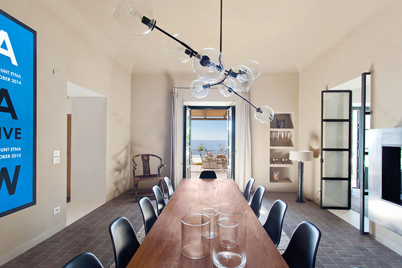 色彩斑斓的现代地中海风格 | 意大利陶尔米纳度假别墅-8