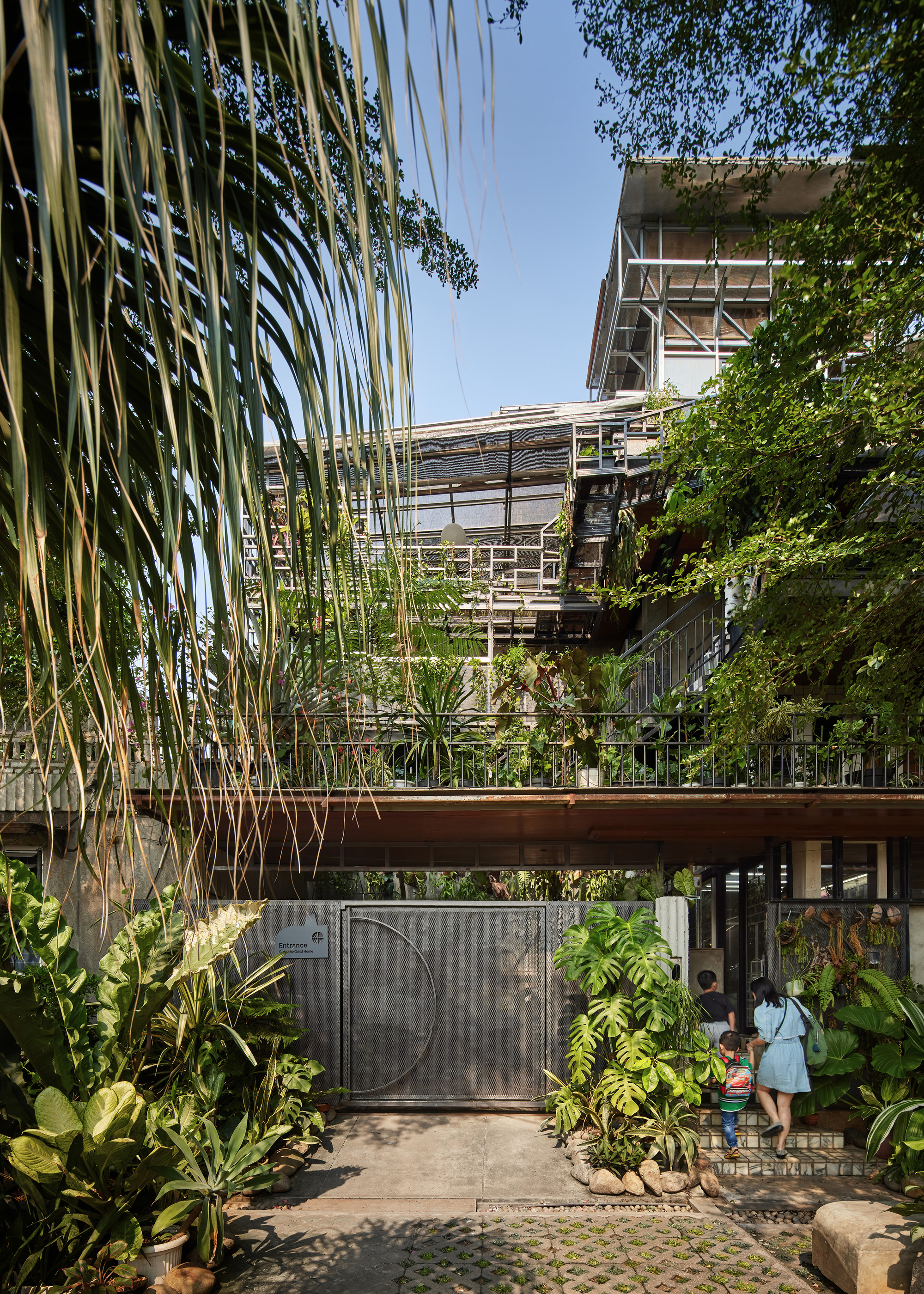 绿意盎然的别墅住宅兼工作室丨印度丨Realrich Architecture Workshop-28