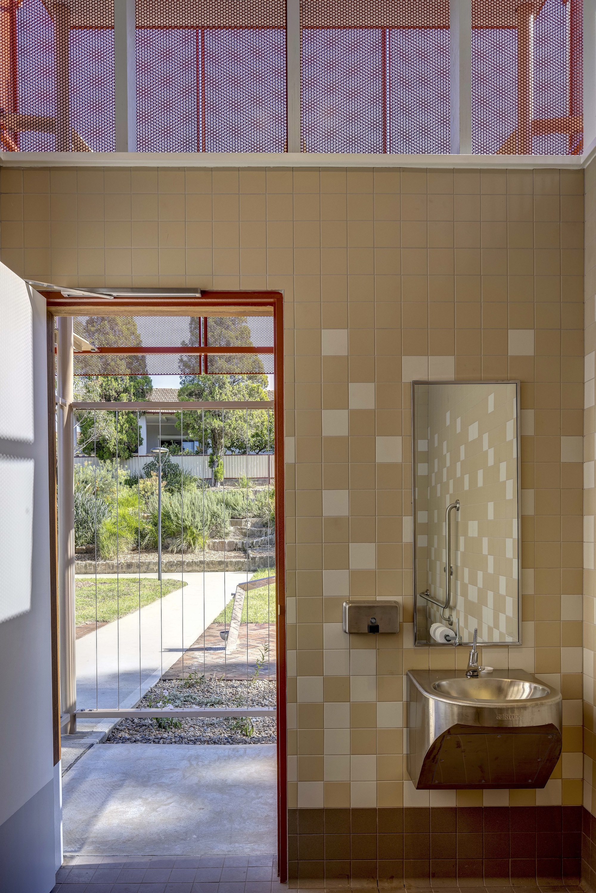 Hurlstone纪念保护区公园社区中心丨澳大利亚丨Sam Crawford Architects-37