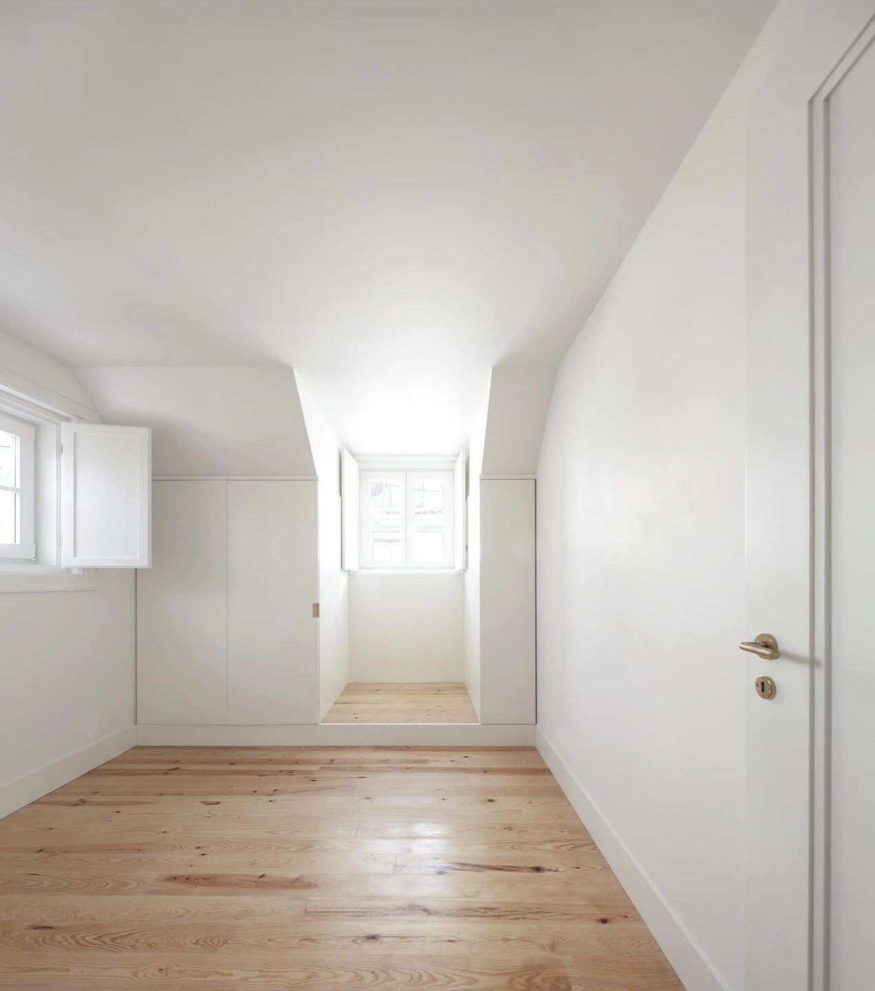 窗户的丨葡萄牙里斯本丨ATELIER CENTRAL Arquitectos-24