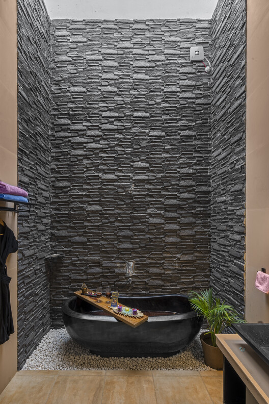 喜马拉雅山脚下的玻璃温室丨IDIEQ-13