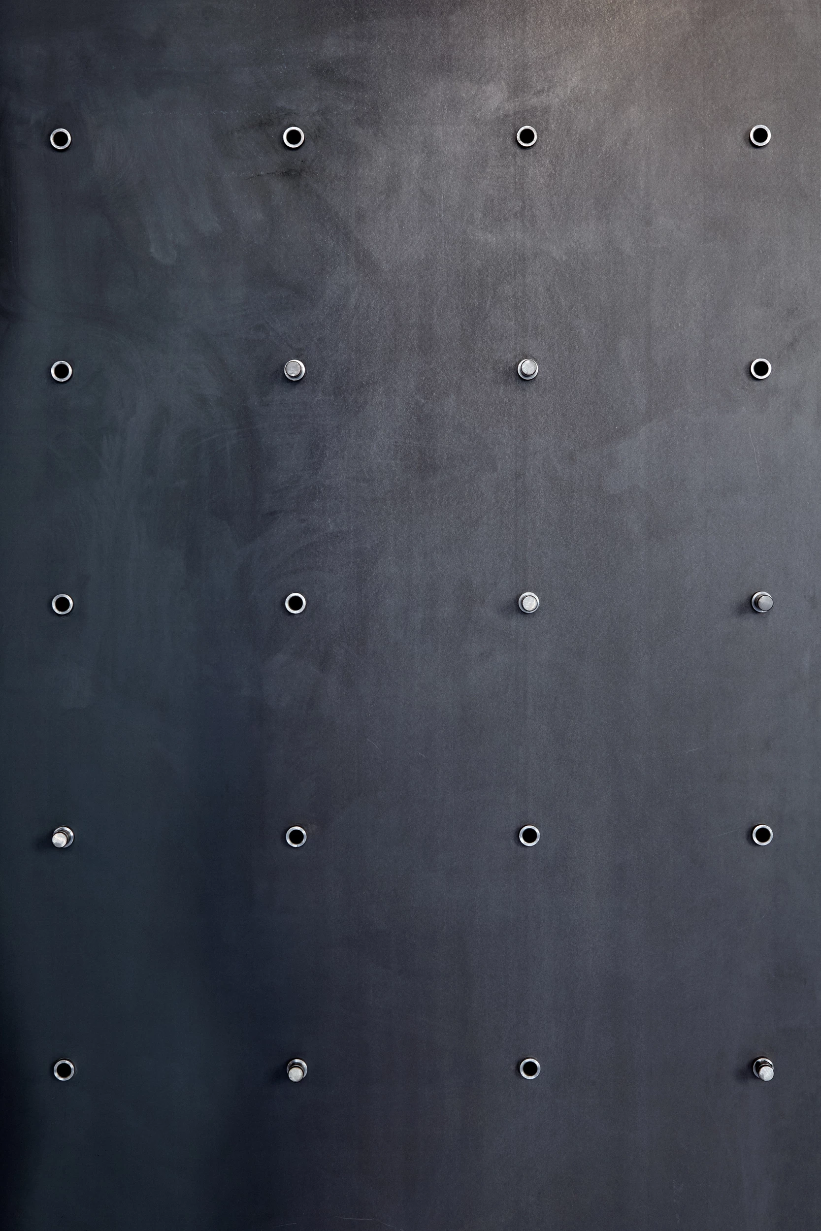 RIEDEL 酒杯捷克展示店,纯美玻璃与原始材料的对话-25