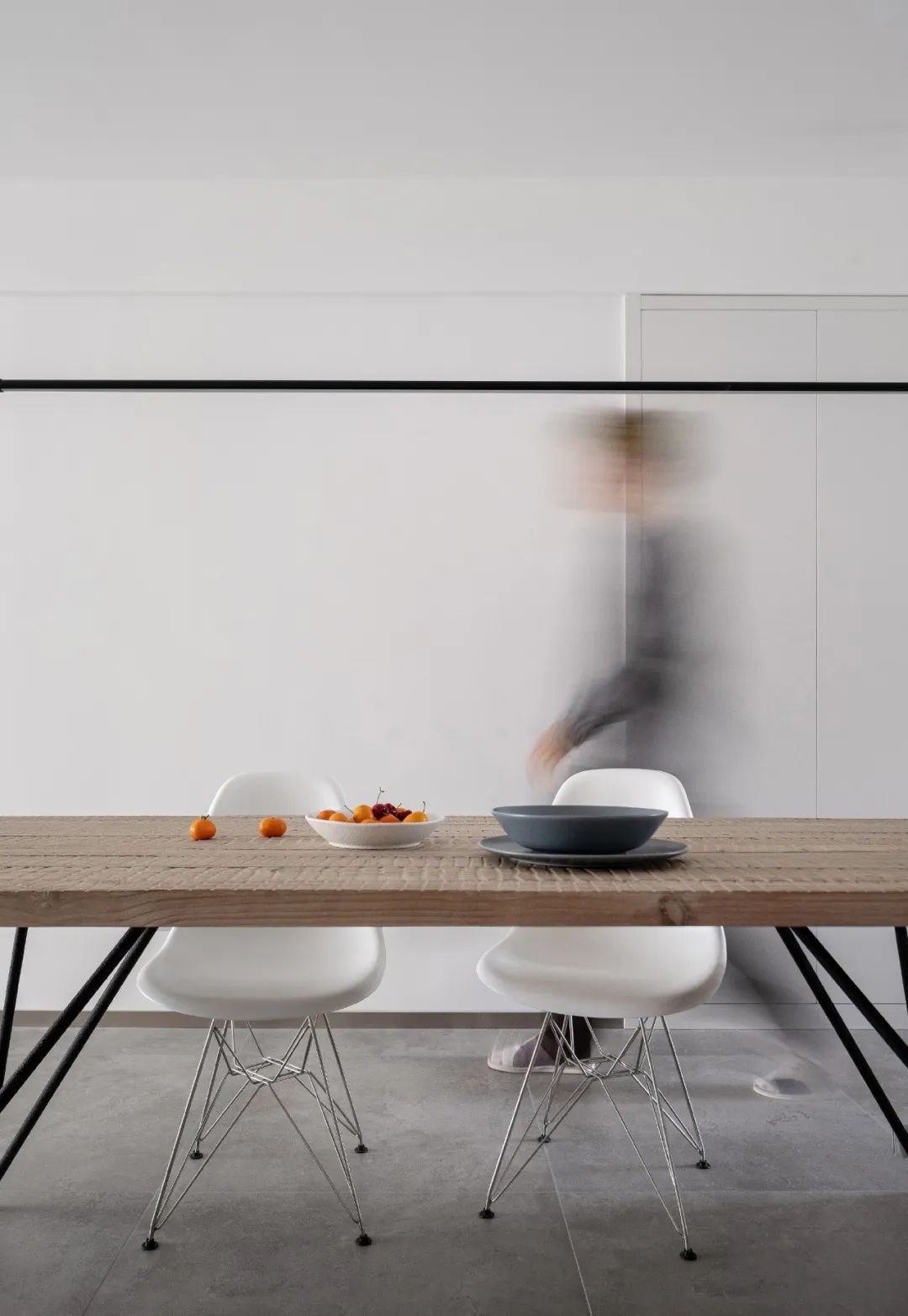 黑白基调,打造隔绝纷扰的年轻夫妻新居-53