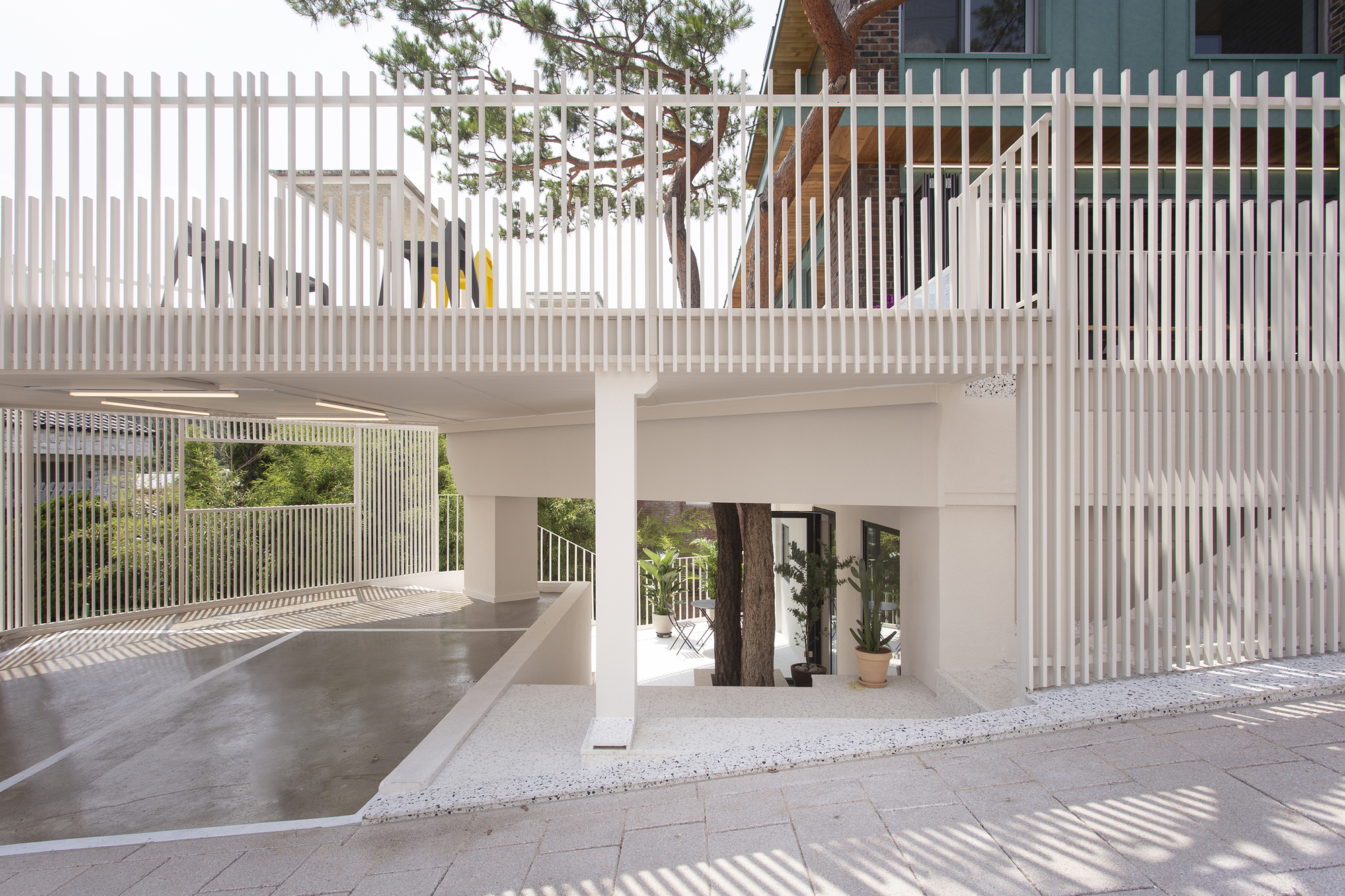 MASS Arts Plastiques Gallery / Form & Function-42