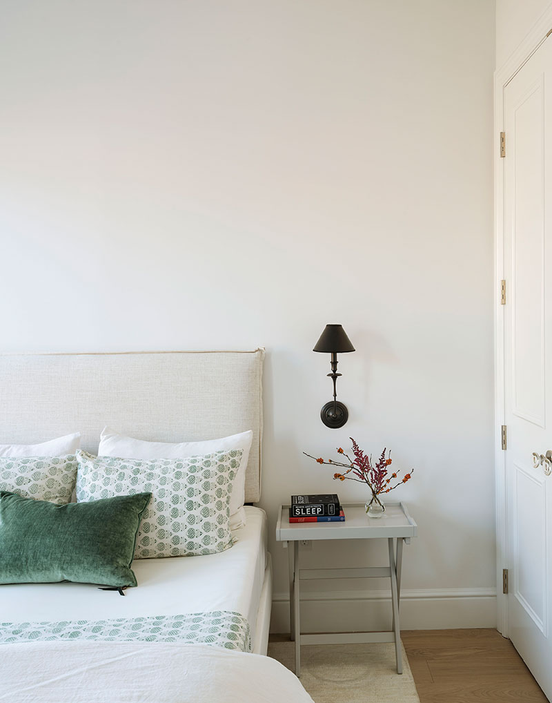 布碌仑镇屋的雪白室内设计-21