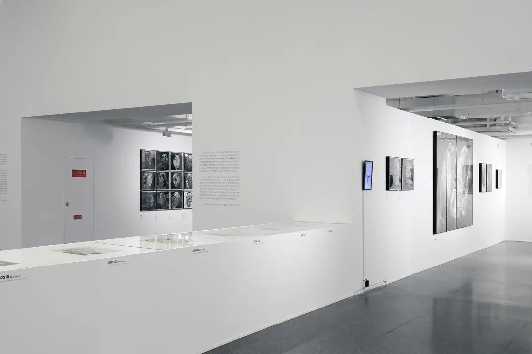 “人间仙境·方力钧水墨”展陈设计丨中国西安丨燕尾设计室-31