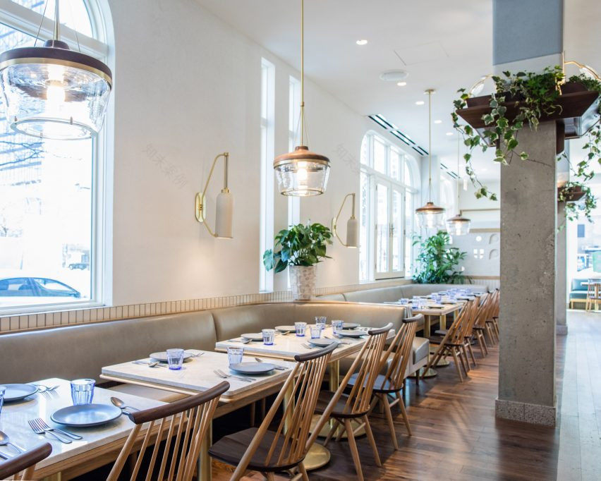 加州风情的芝加哥餐厅,致敬中世纪现代住宅建筑-3
