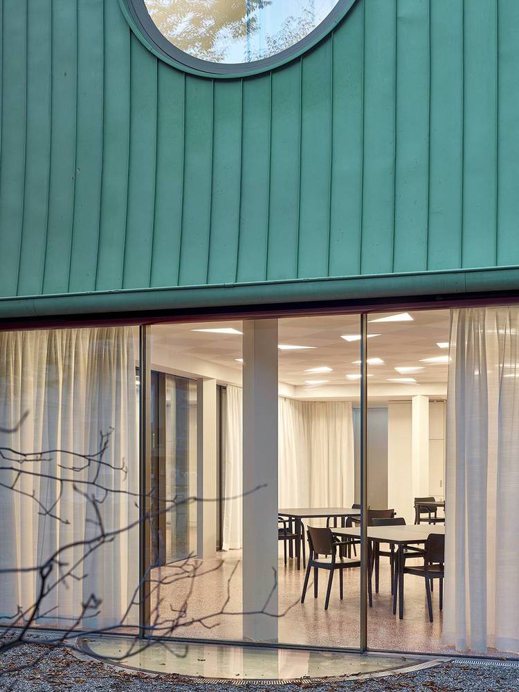 瑞士庭院建筑设计 | St Peter & Paul Courthouse-35