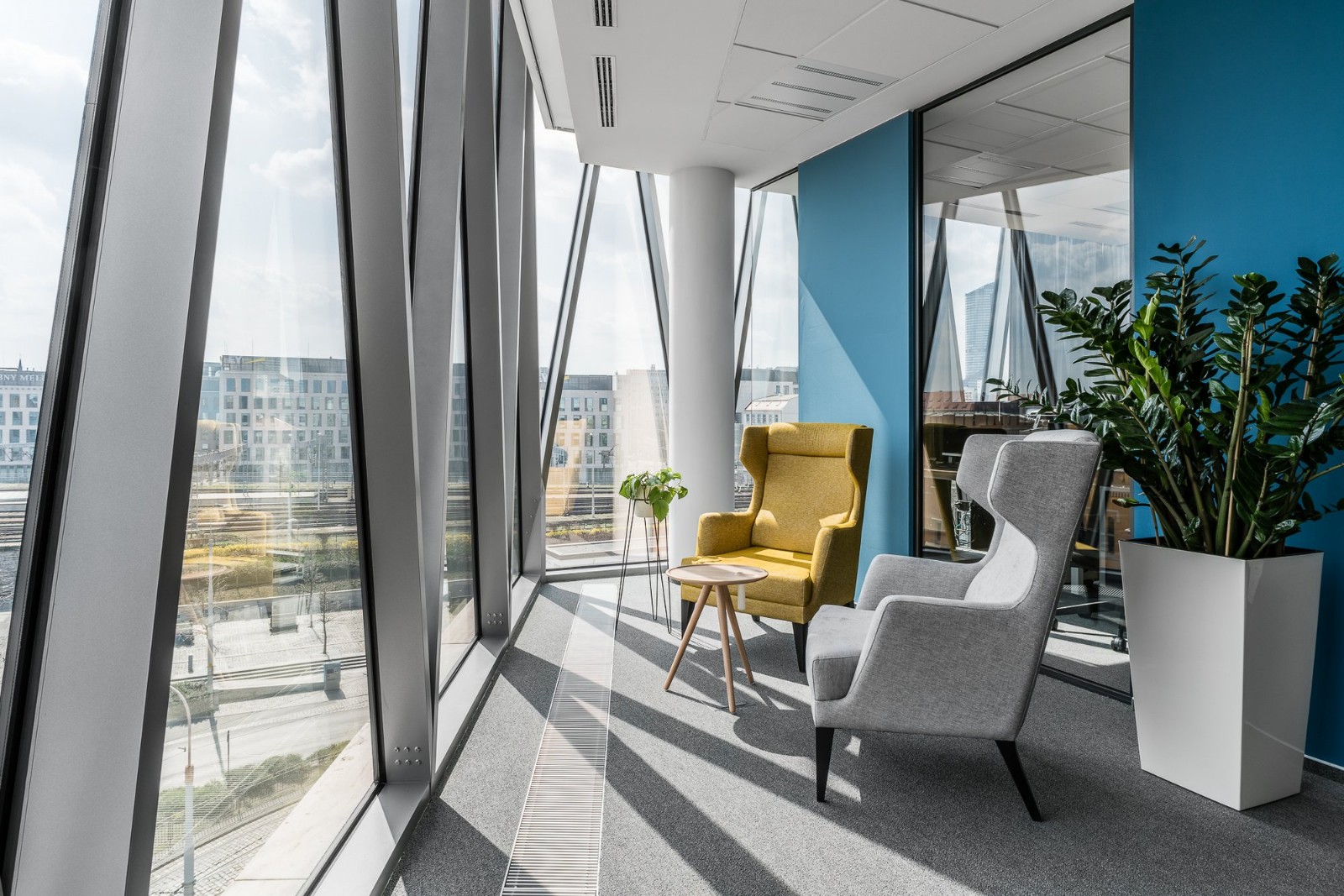 用色彩与绿植点亮办公空间·波兰TBSCG广告公司  CH+ Wojtek Chrzanowski-8