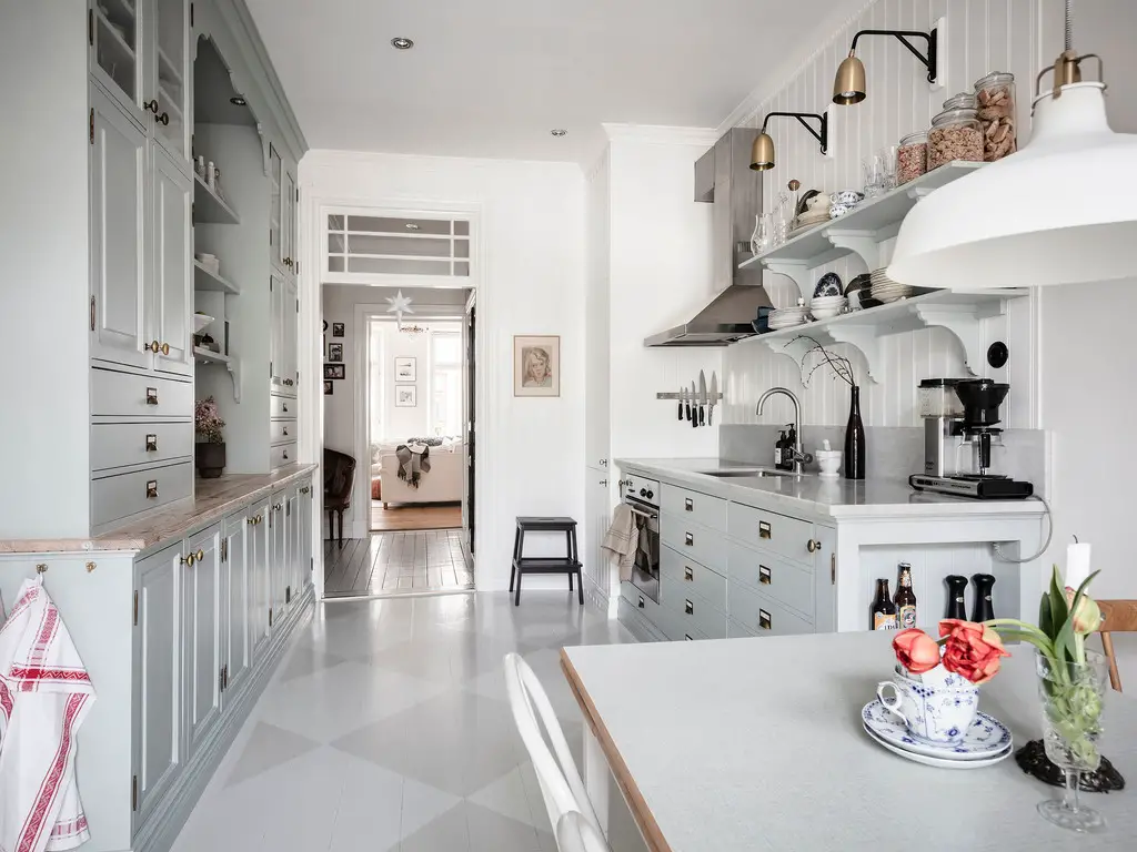 "瑞典古董公寓的灰色乡村厨房设计"-10