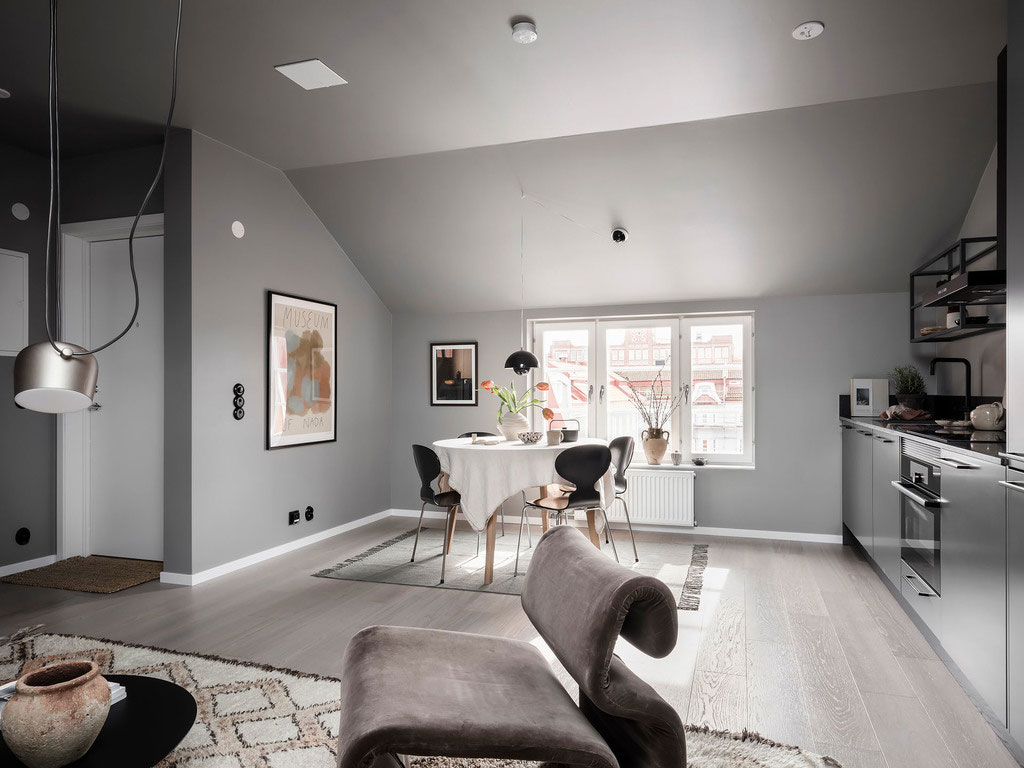 35 平米灰调顶楼公寓，独特设计展现极致空间魅力-8