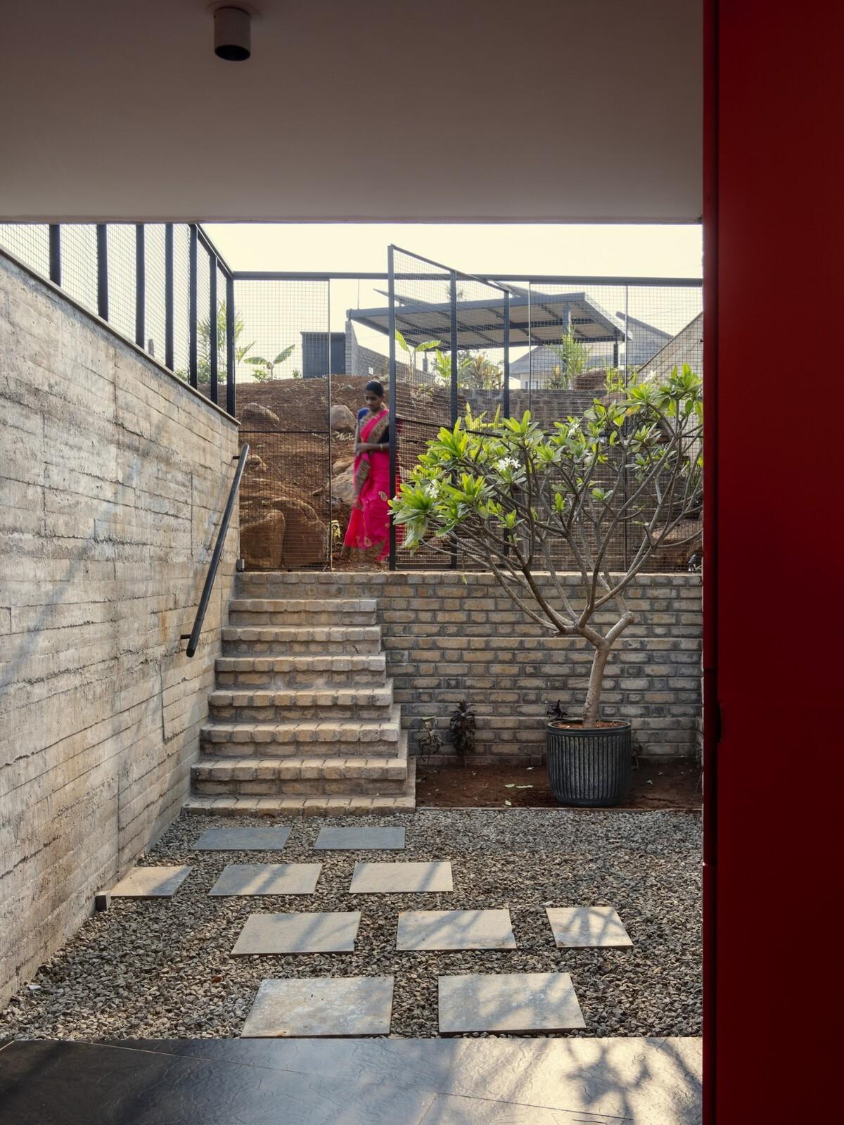 斜屋丨印度丨Red Brick Studio-11