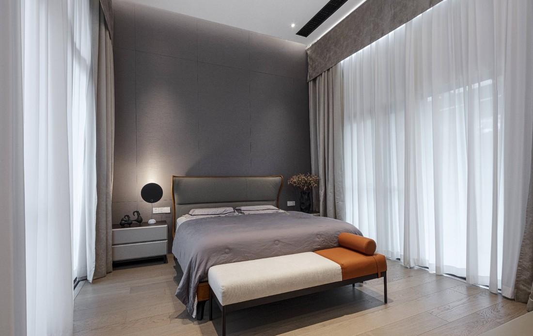 绿意葱郁中的现代极简别墅设计-34