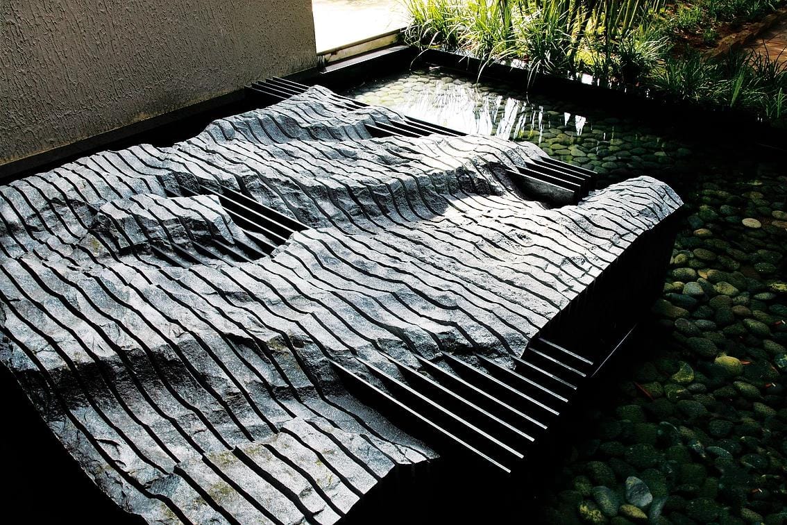 日裔雕塑&景观设计师OKASHIMO创造的系列石头艺术品-12