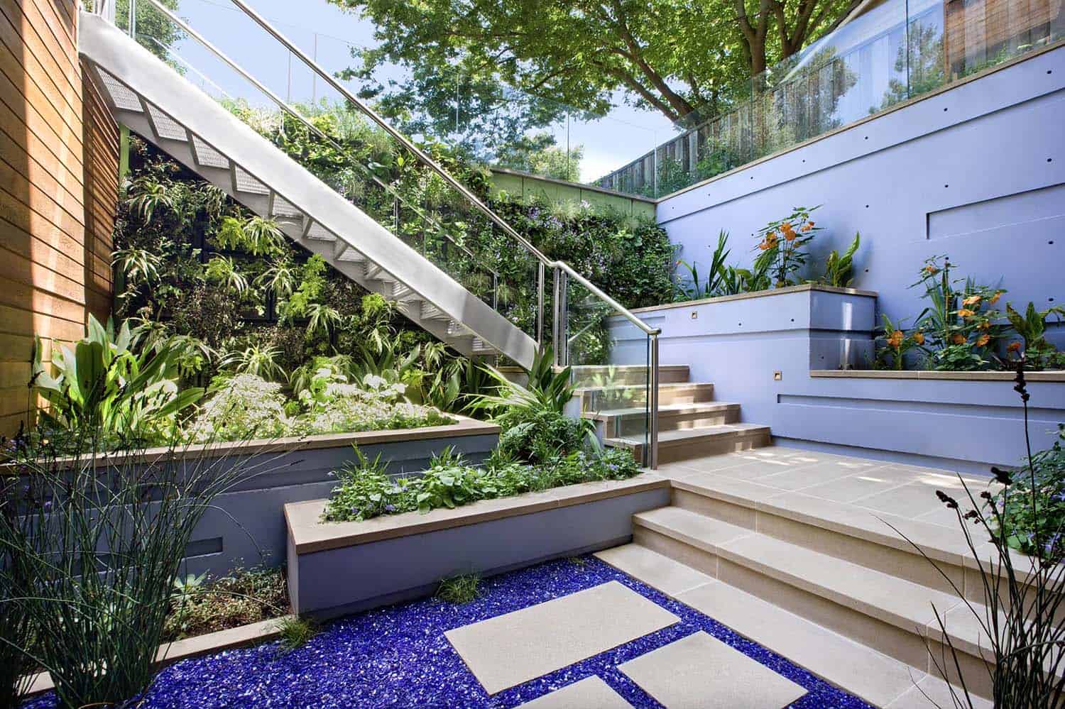 Inside a spectacular Palo Alto house with a cool green roof deck-28