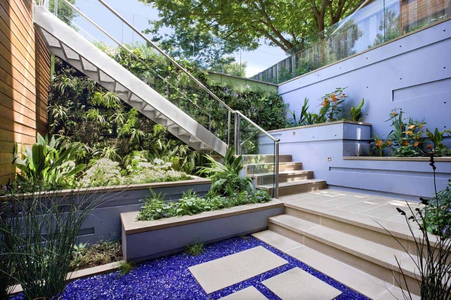 Inside a spectacular Palo Alto house with a cool green roof deck-28