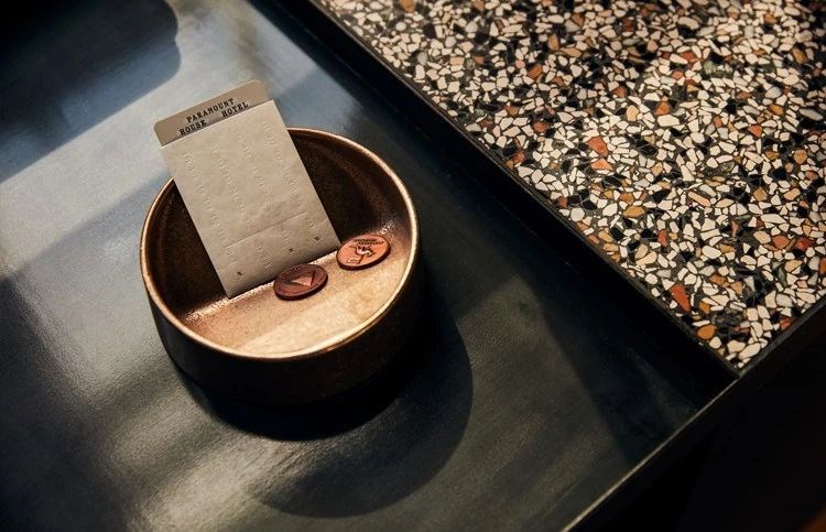 原来还可以这么玩，从一间废弃工厂打造的酒店设计找灵感-8