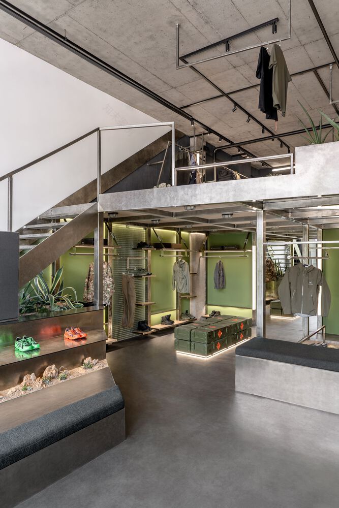 乌克兰 PULSE 运动品牌服饰店丨不详-3