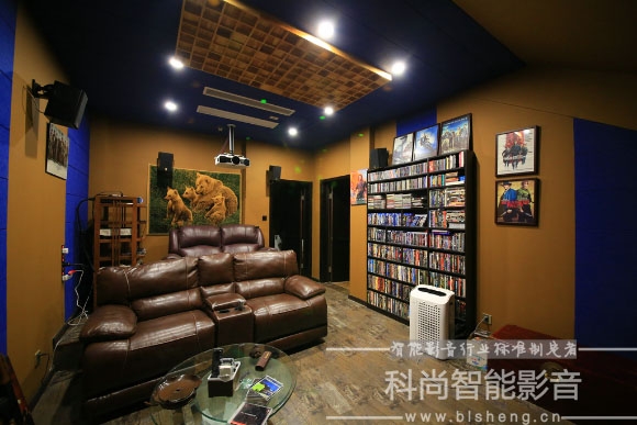 顶楼独立阁楼别墅家庭影院设计-3