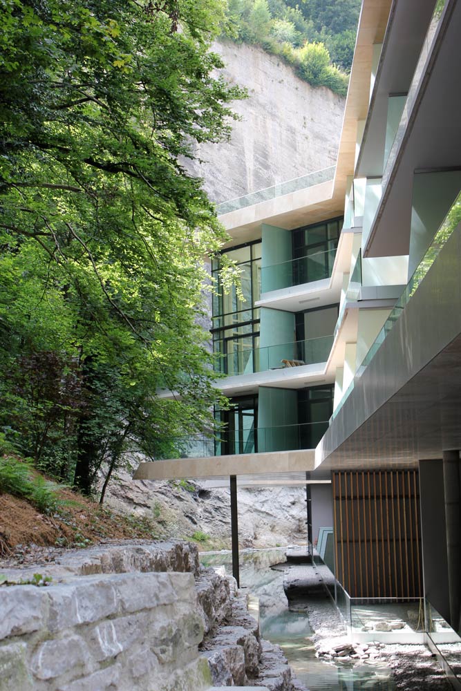 岩石中的城市绿洲-15