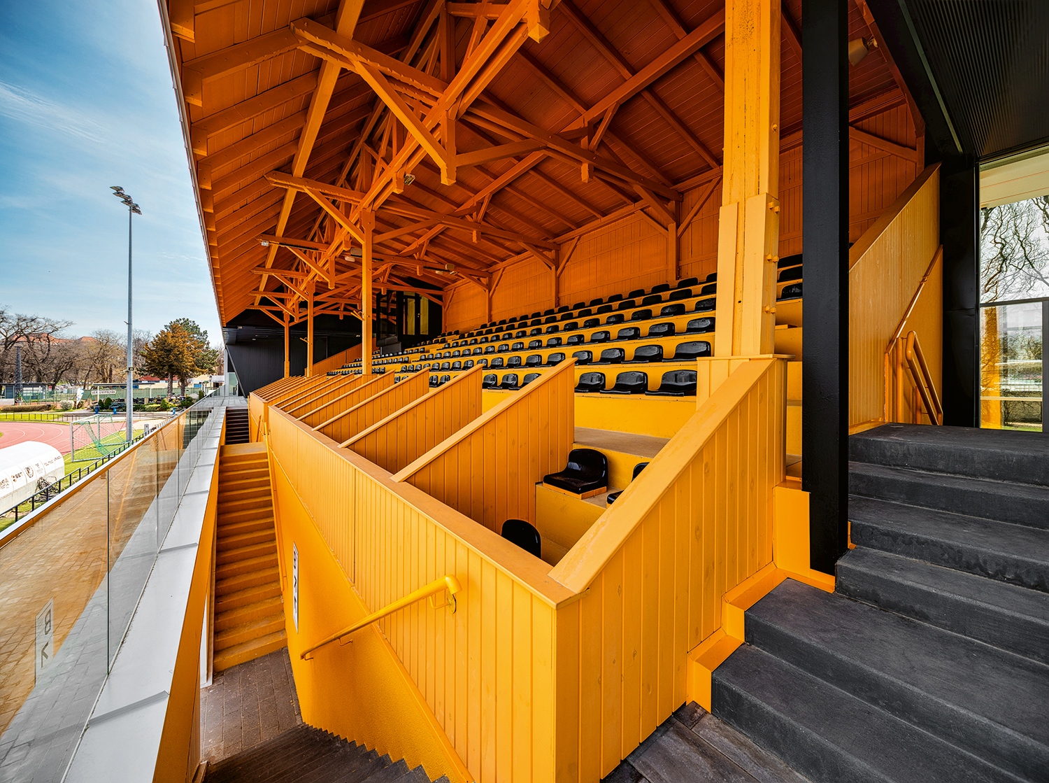 DEAC现有观景楼翻新扩建为多功能建筑丨Biró és Társa Építésziroda Kft.-7