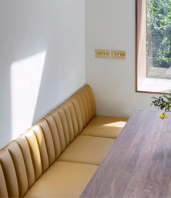 伦敦住宅的黄铜魅力-17