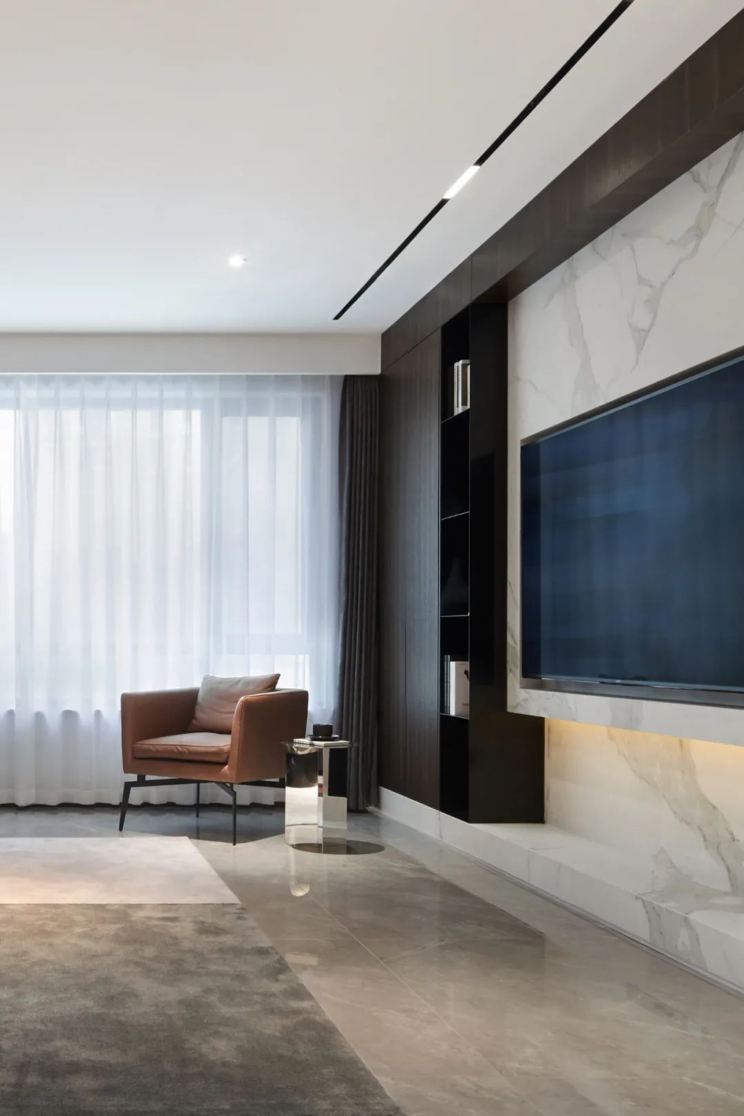 圣日尔曼大道的极简浪漫 | 黑白灰++ 铁锈红的家-46