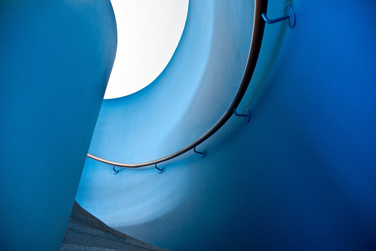 伦敦“海盖特高地 II”现代主义公寓翻新-3