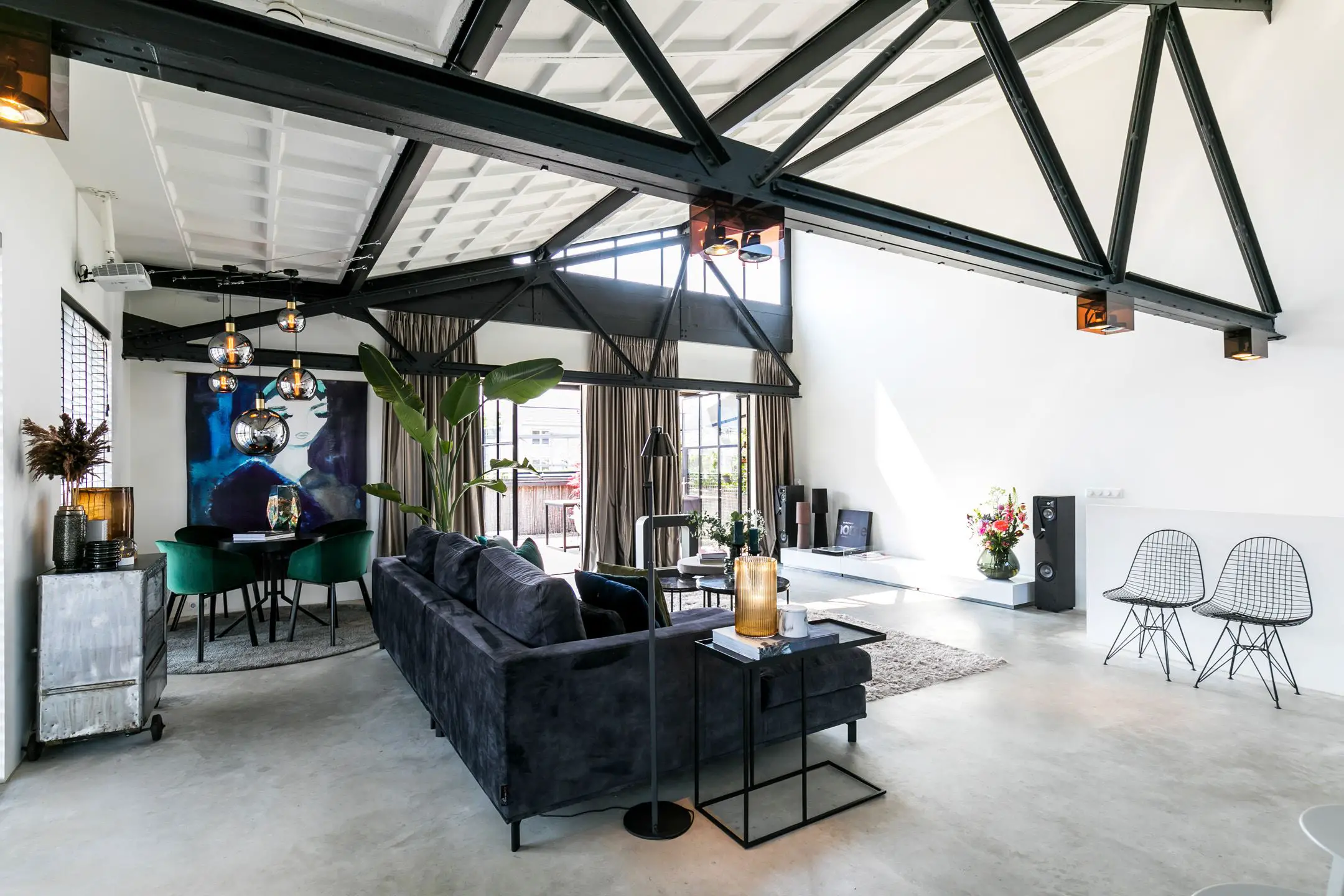 荷兰黑梁 loft 设计,巧妙空间布局引人赞不绝口-5