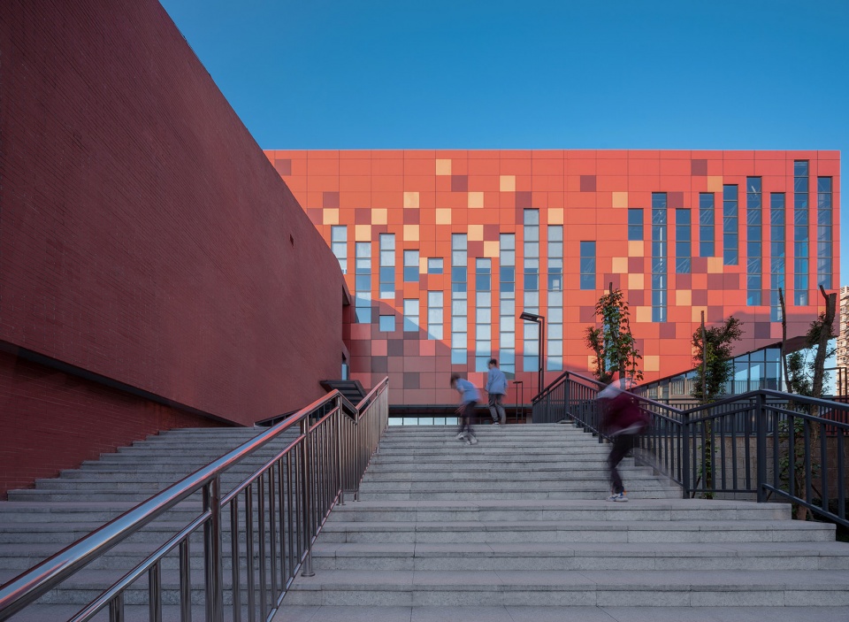 重庆石子山中小学综合体 | 螺旋上升的雕塑感设计-33