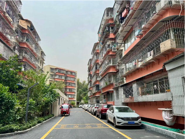 机器人加入锦江区老旧院落改造→“筑”力小区焕发新生-17