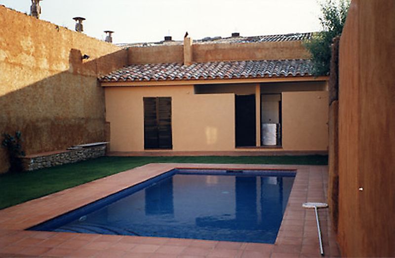 AMOROS ARQUITECTES:  98C-REFORMA Y ADICIÓN DE CASA ENTRE MEDIANERAS CON PISCINA-15