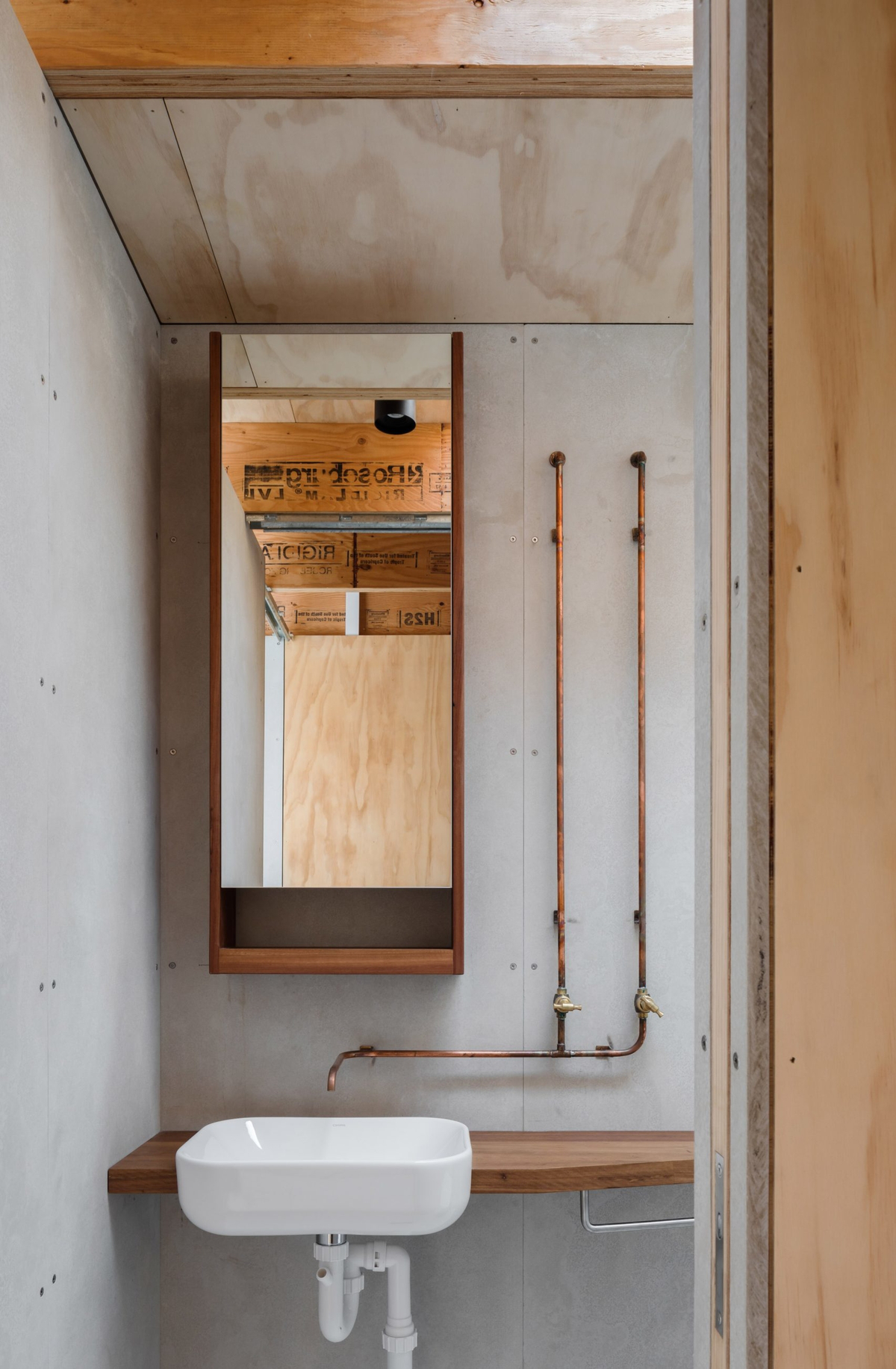 Vikki's Place | 现代家居设计的多代共享空间-9