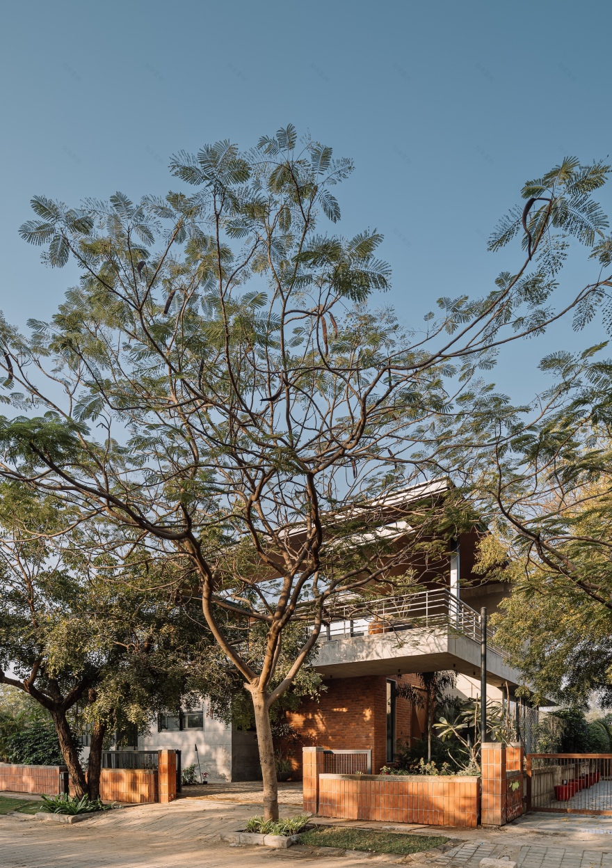 百叶窗屋;百叶窗住宅(具体可根据实际语境确定更准确的译法,此处Louvered常见意思为有百叶窗的,House为房屋、住宅等意思) 丨印度丨andblack design studio-46