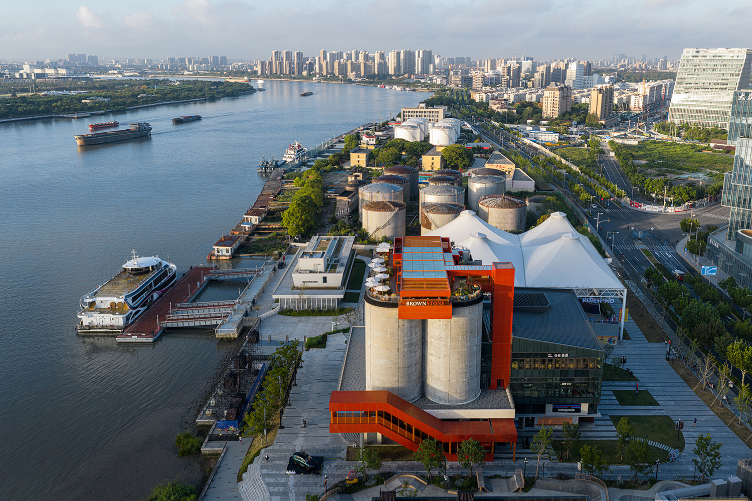 布朗石空中花园餐厅,上海 / 菊设空间设计-3