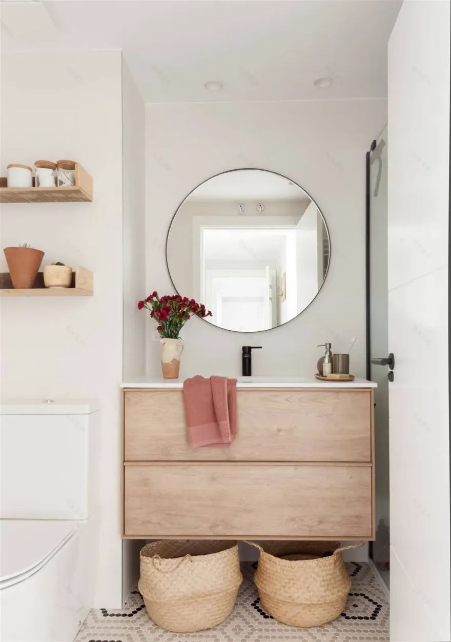 厨房中的一扇天窗,用于一间经过翻新的现代公寓-8