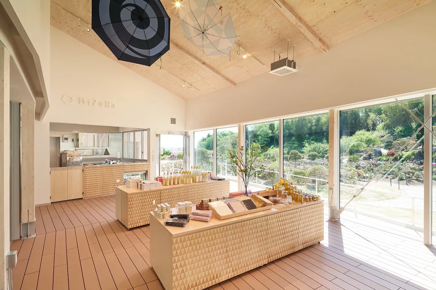 KANAHEBISUI Shrine Gaien SandoTerrace-27