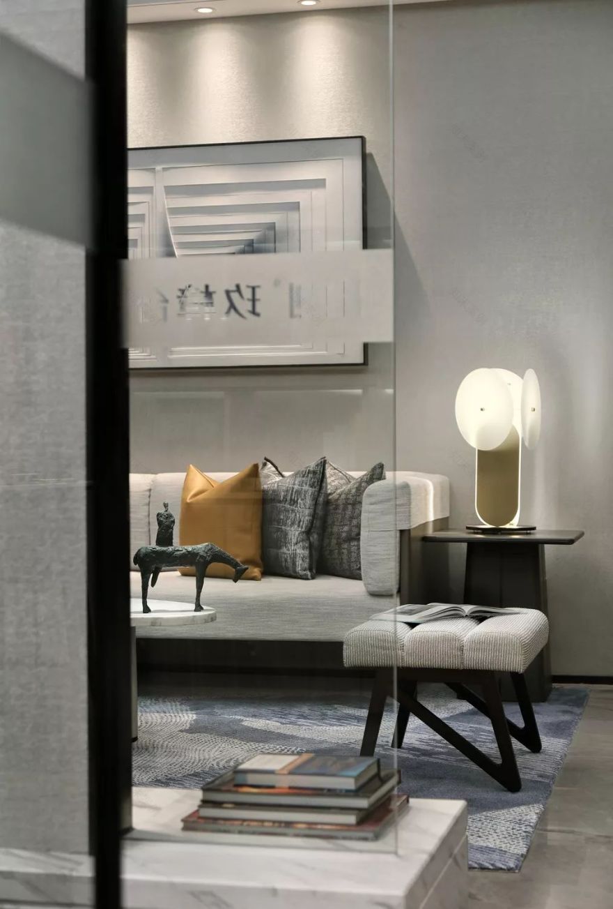 华墨国际|优雅灰与生命棕的碰撞——精神物质空间融合的典范-31