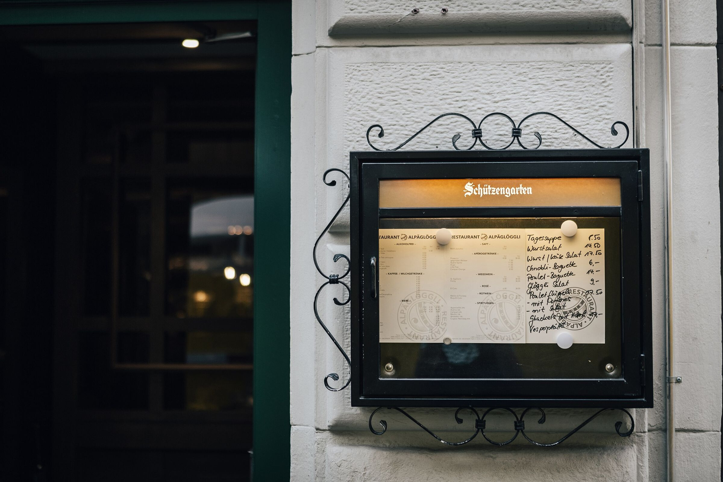 COCC· and coherent 打造瑞士圣加仑老城区温馨酒馆-45