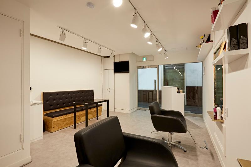 简约 9 坪美妆店 打造温馨氛围-4