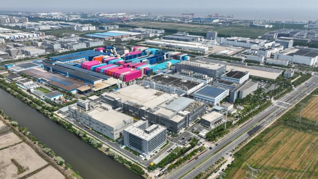 精益建造赋能“东方芯港”！中建八局为上海临港再建一座战新产业园区-6