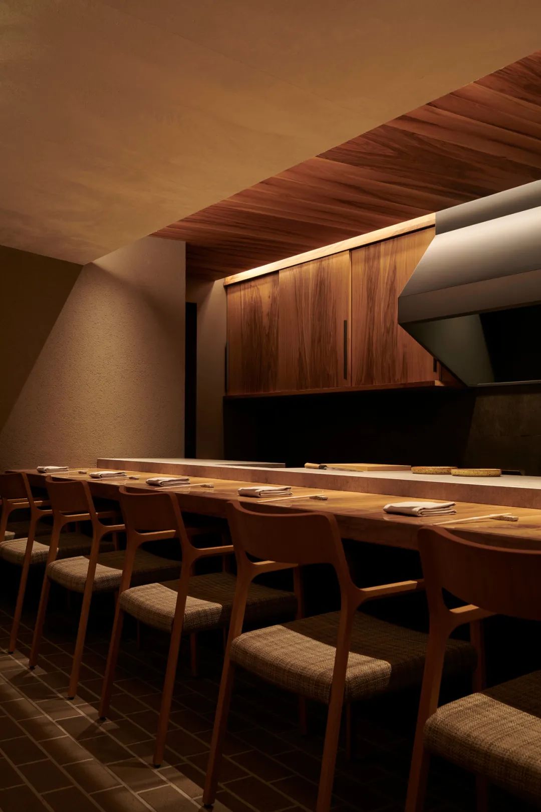 西中洲泥川武士餐厅丨日本福冈丨高须学设计工作室-13