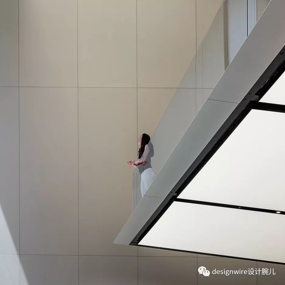 全球首个水上漂浮苹果店，创新设计诠释品牌理念-245