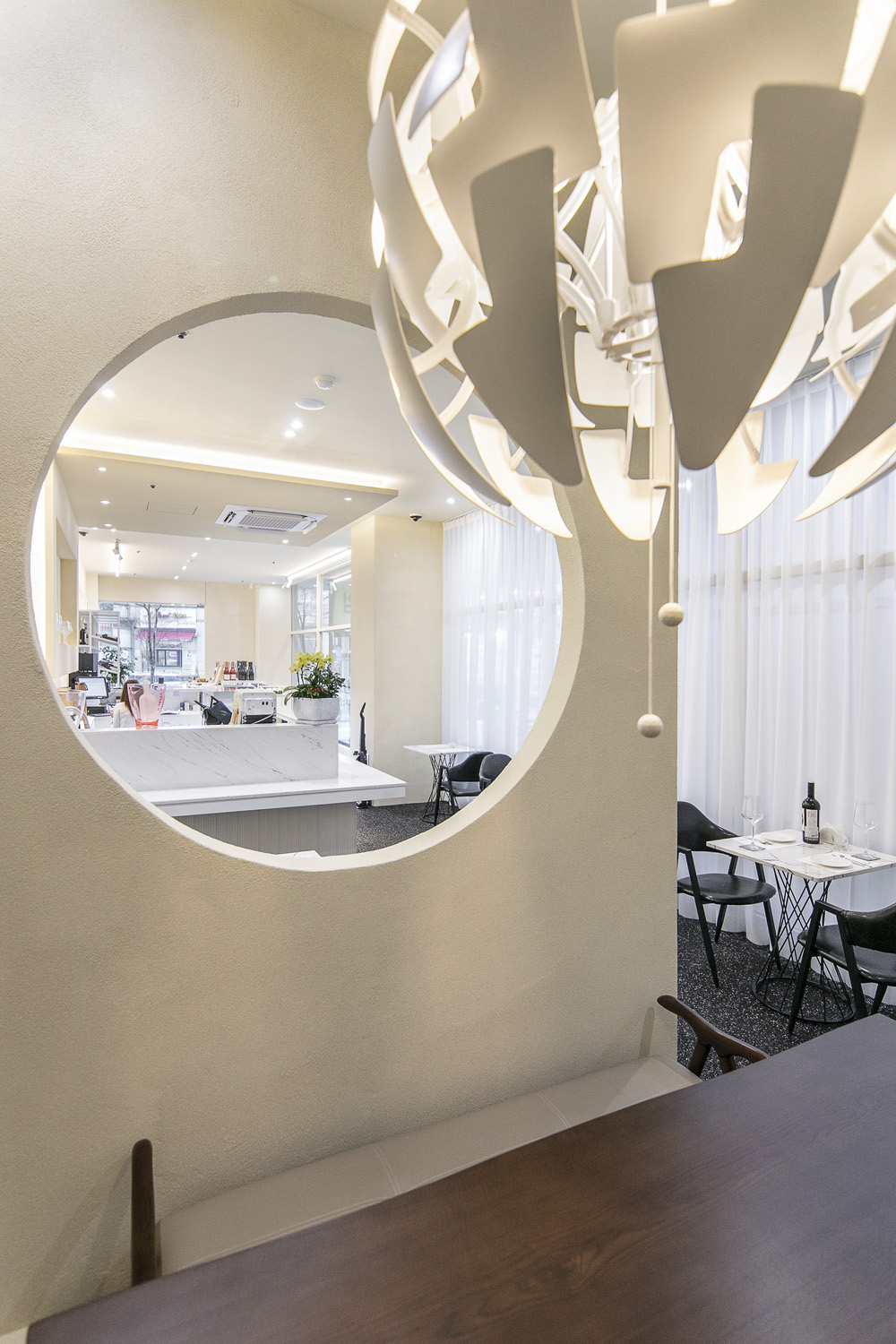 "白色调葡萄酒店设计，简约时尚"-18