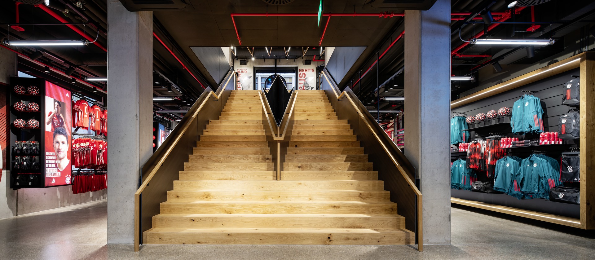 FC Bayern 世界旗舰店丨德国慕尼黑丨umdasch The Store Makers-9