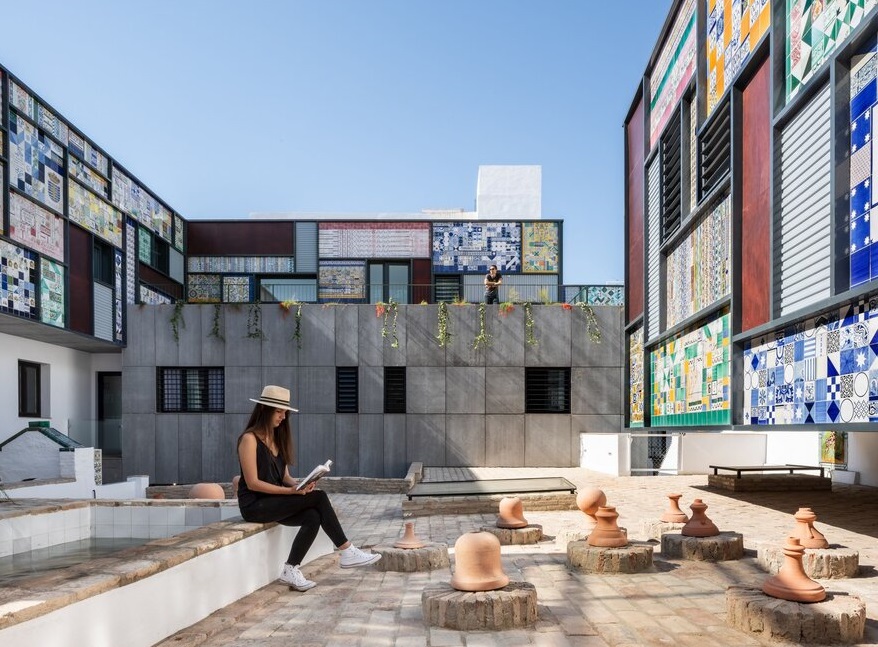 Restaurant and Hotel in Pottery Factory Montalván in Triana, Seville-0